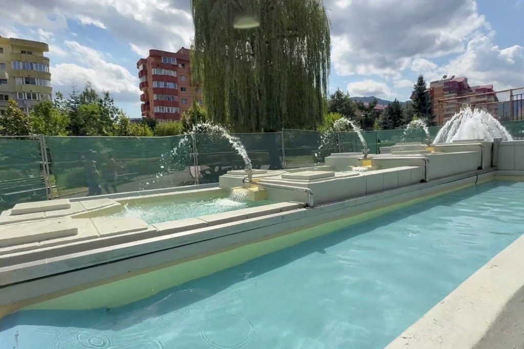Fantana arteziana Parcul Trandafirilor Brasov racadau